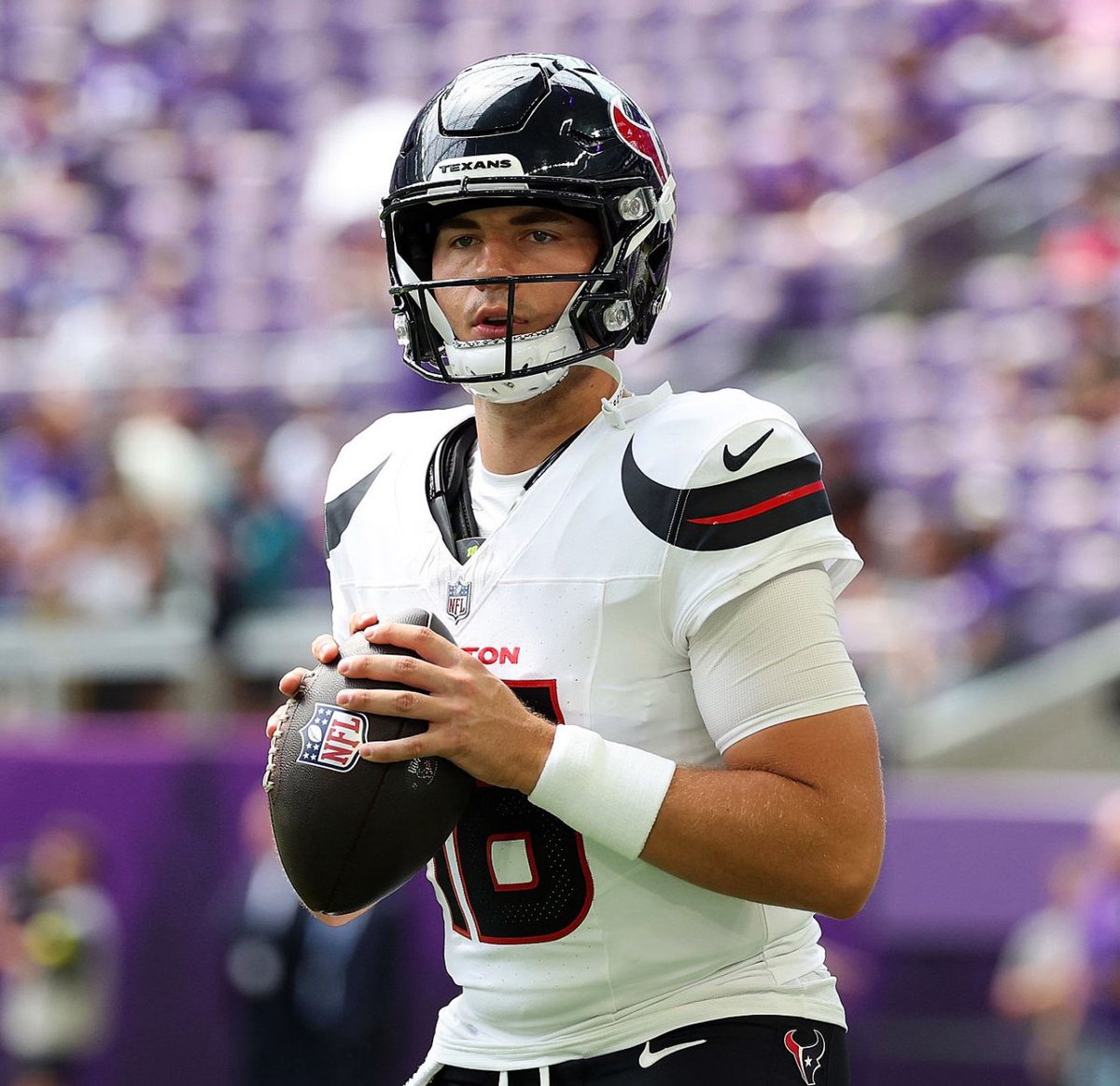 #Texans QB Graham Mertz in the first half against the Lions:

14/16 Passing
145 Yards
1 TD
20 Rushing Yards 

Dealing 🔥