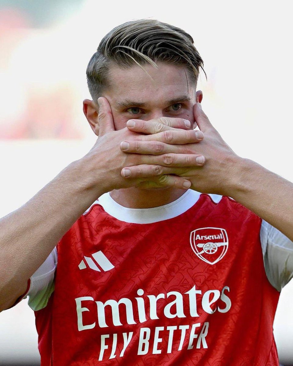 And the Series Begins...
The Gallant Entry of the #MaskMan  #ViktorGyökeres #Gunners #ARSLUFC #COYG💪