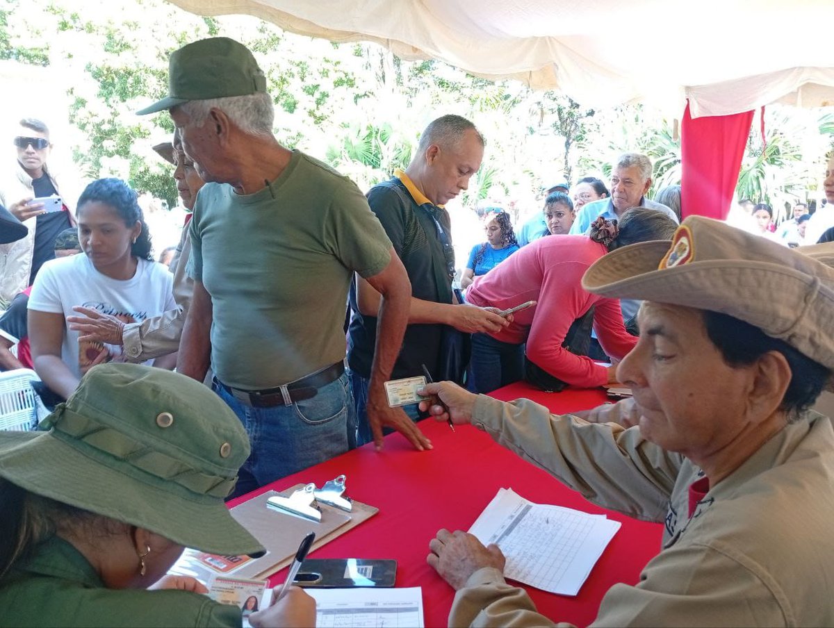 Con el Mazo Dando tweet media