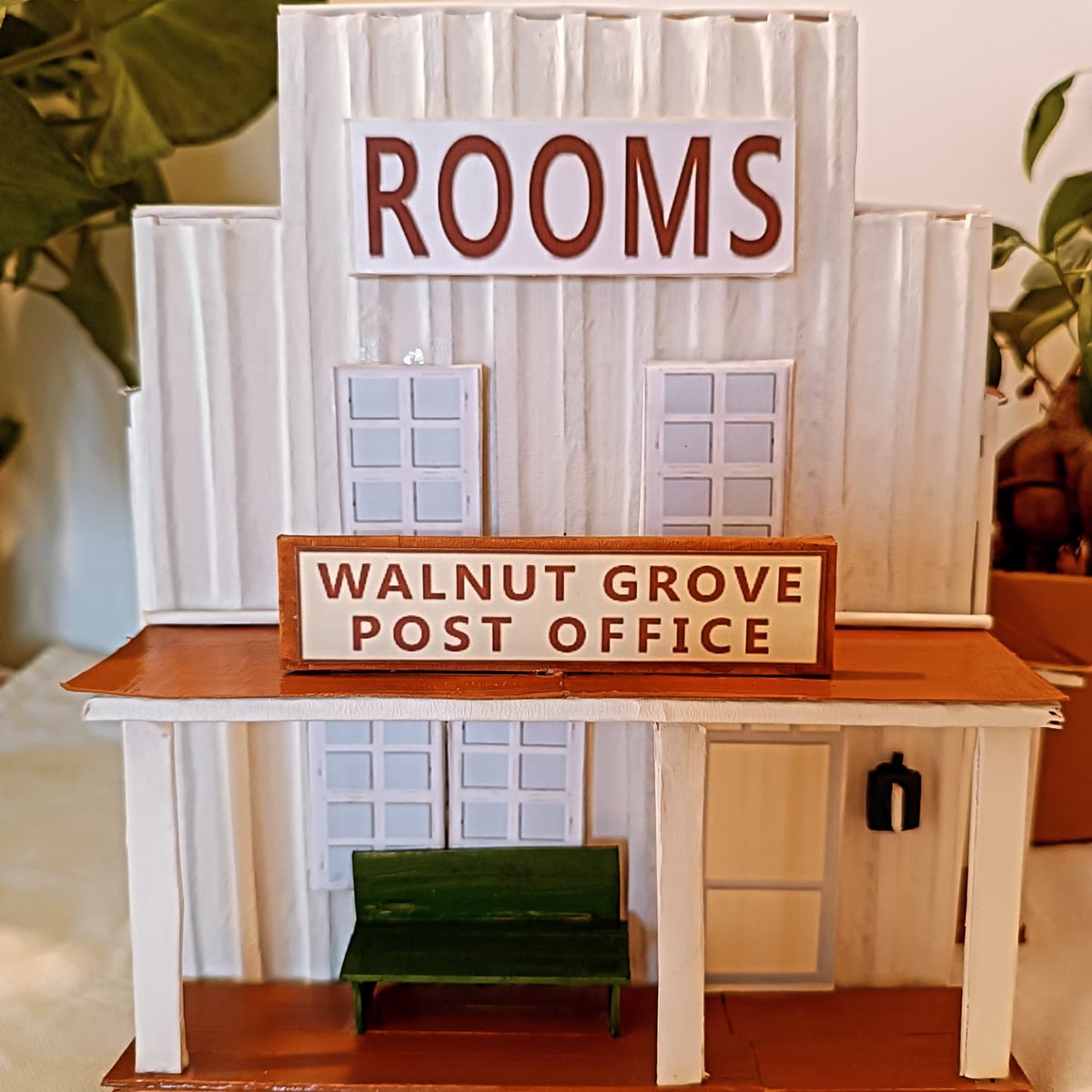 sfiammati's tweet photo. Little House on the Prairie and Bates Motel
#littlehouseontheprairie #BatesMotel #diorama https://t.co/Kqtq0Y9HSw