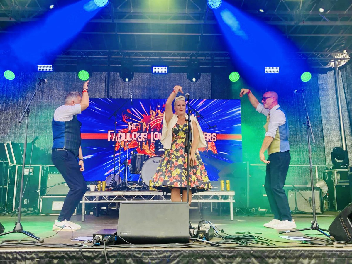 The Fabulous Lounge Swingers tweet media