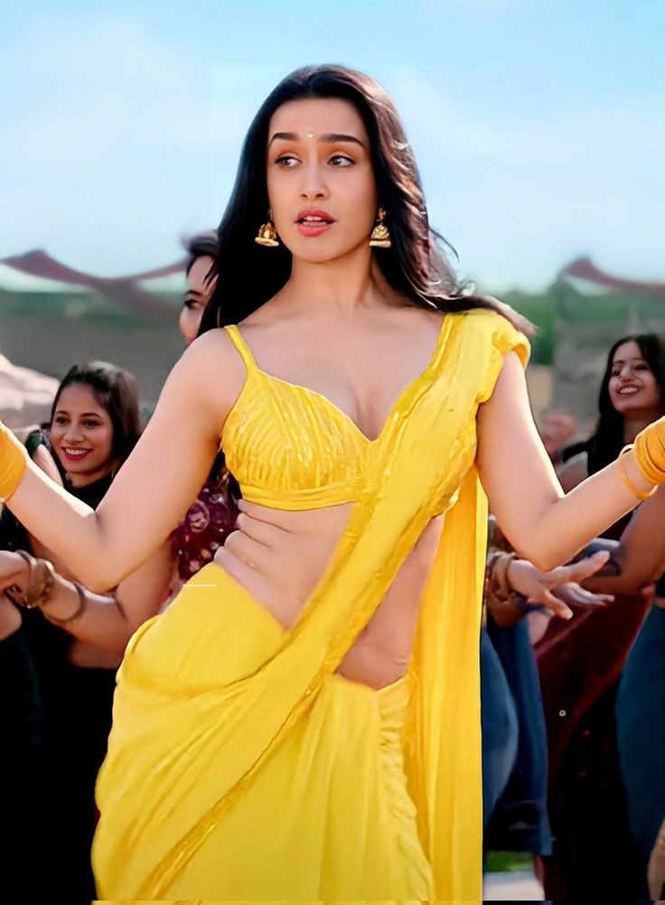 gOd must have created her with only one hand while other hand busy rubbing his tool lusting over his imaginary goddess 🥵💦💦

Shraddhaa Uffff🔥🔥🔥🔥Kyaa maal hai🥵😋