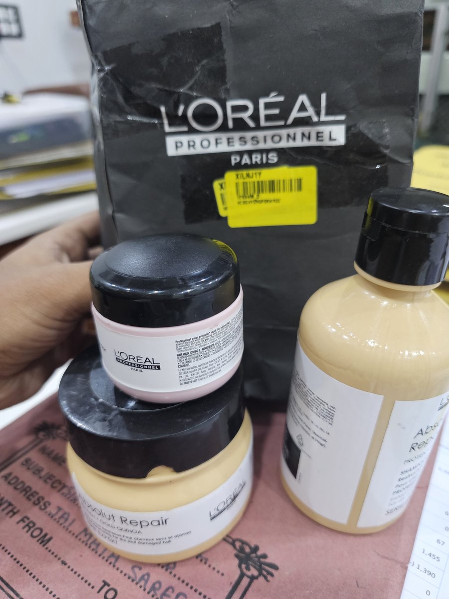 ShashankB990's tweet photo. #flipkartscam Selling Duplicate Products and sending damaged Products inside good packaging.. unverified sellers .. no returns if Packaging is disposed off.
#consumerProtection @flipkartsupport @Flipkart https://t.co/0s0EGPj5Bp