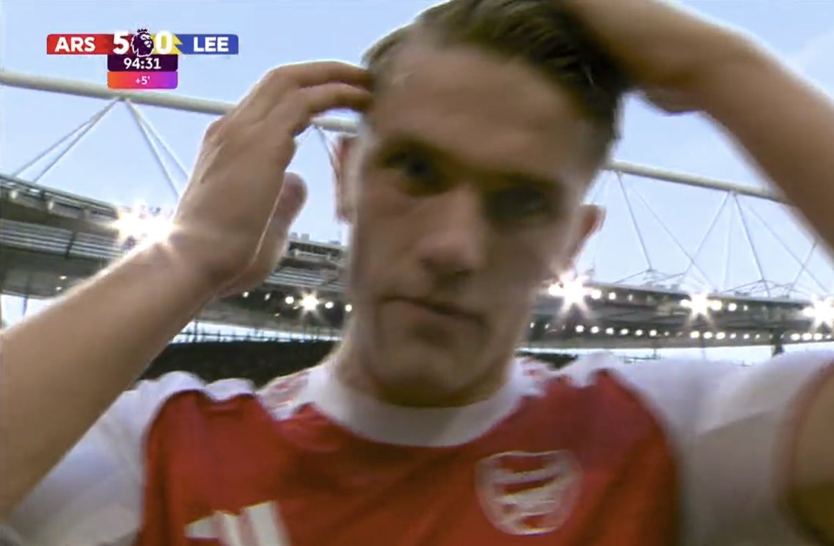 TouchlineX's tweet image. 📸 - Viktor Gyökeres was doing hair flicks after his goal after getting trolled about it the entire week.