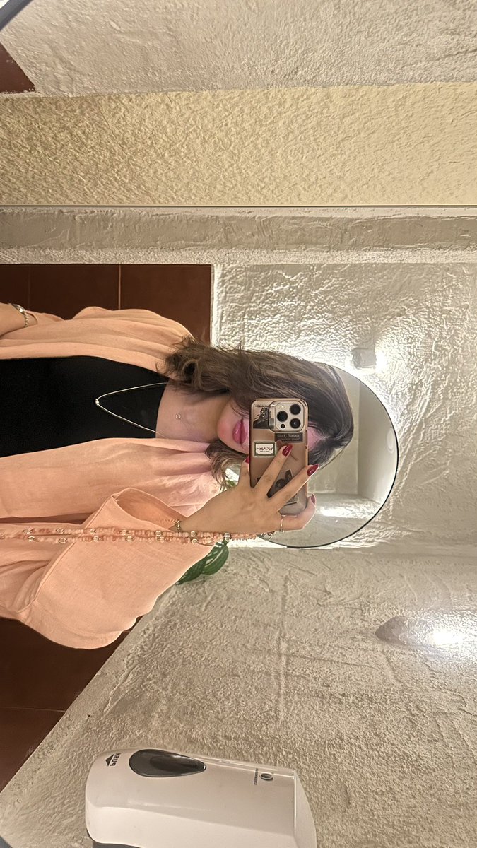 Quitlli's tweet image. 