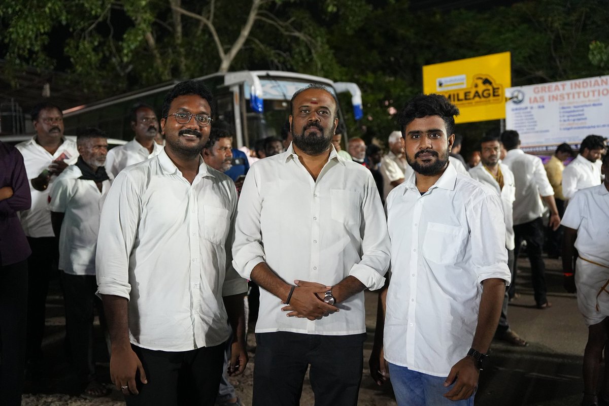 Asvin (@asvin_admk) on Twitter photo நாளைய முதல்வர் தமிழ்நாட்டின் ஒற்றை நம்பிக்கை புரட்சித் தமிழர் எடப்பாடியாரின் நேற்றைய செங்கல்பட்டு தொகுதி எழுச்சி பயணத்தில் செங்கல்பட்டு மேற்கு மாவட்ட தகவல் தகவல் தொழில்நுட்ப பிரிவு செயலாளர் அருமை அண்ணன் திரு.காசி ராஜன் அவர்களோடு எழுச்சியாக பங்கேற்ற போது <a href="/SaiKasirajan/">Kasirajan - SayYesToWomenSafety&AIADMK</a> நாளைய முதல்வர் தமிழ்நாட்டின் ஒற்றை நம்பிக்கை புரட்சித் தமிழர் எடப்பாடியாரின் நேற்றைய செங்கல்பட்டு தொகுதி எழுச்சி பயணத்தில் செங்கல்பட்டு மேற்கு மாவட்ட தகவல் தகவல் தொழில்நுட்ப பிரிவு செயலாளர் அருமை அண்ணன் திரு.காசி ராஜன் அவர்களோடு எழுச்சியாக பங்கேற்ற போது <a href="/SaiKasirajan/">Kasirajan - SayYesToWomenSafety&AIADMK</a>