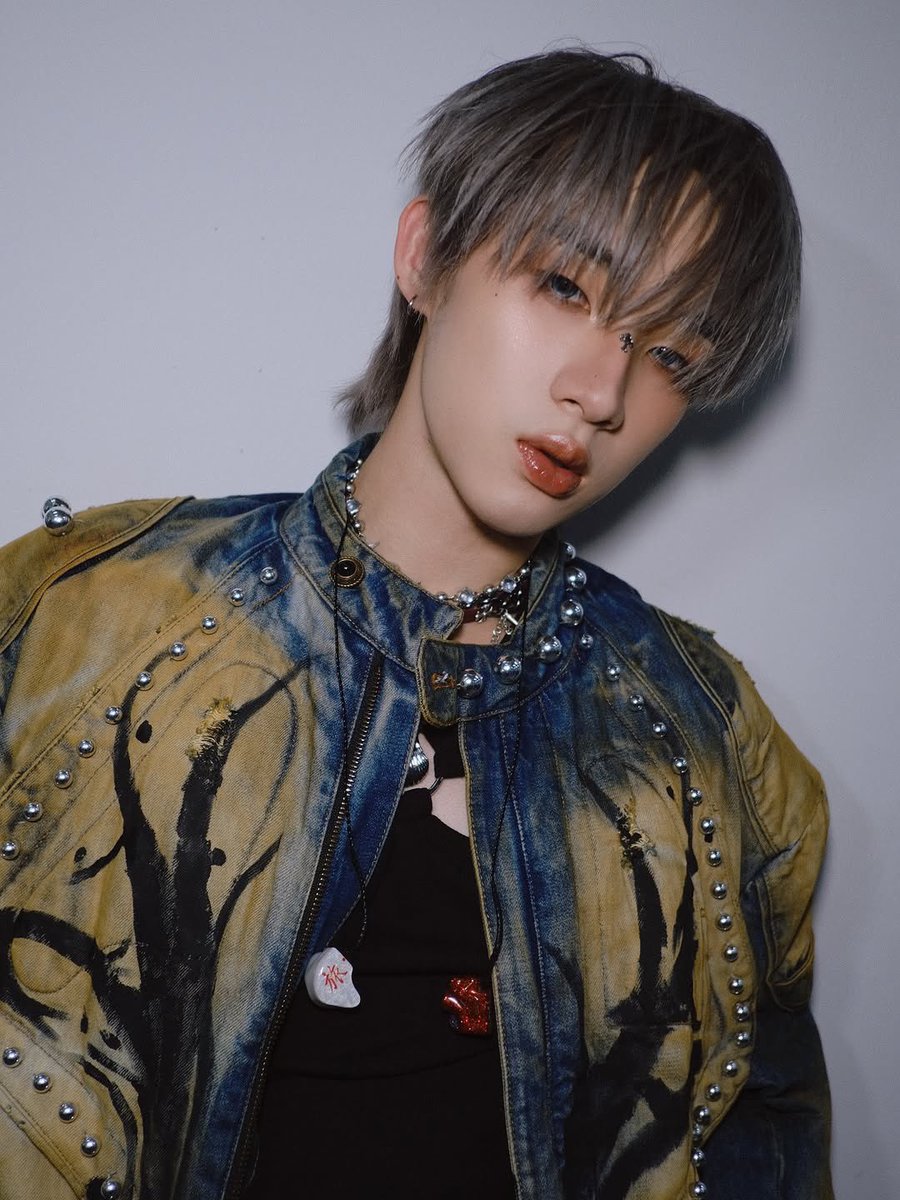 🍦IG — jakkra_makeupsurgemarque Posted
🗓 24 / 08 / 25

✨ @.hongshihoshi 💫

@.patthaworld @.isahmael @.chin_kogoo 

#jakkramakeup

🔗 — instagram.com/p/DNtPMlN5Eyr/…

➖  
#hongshihoshi 
#LYKN