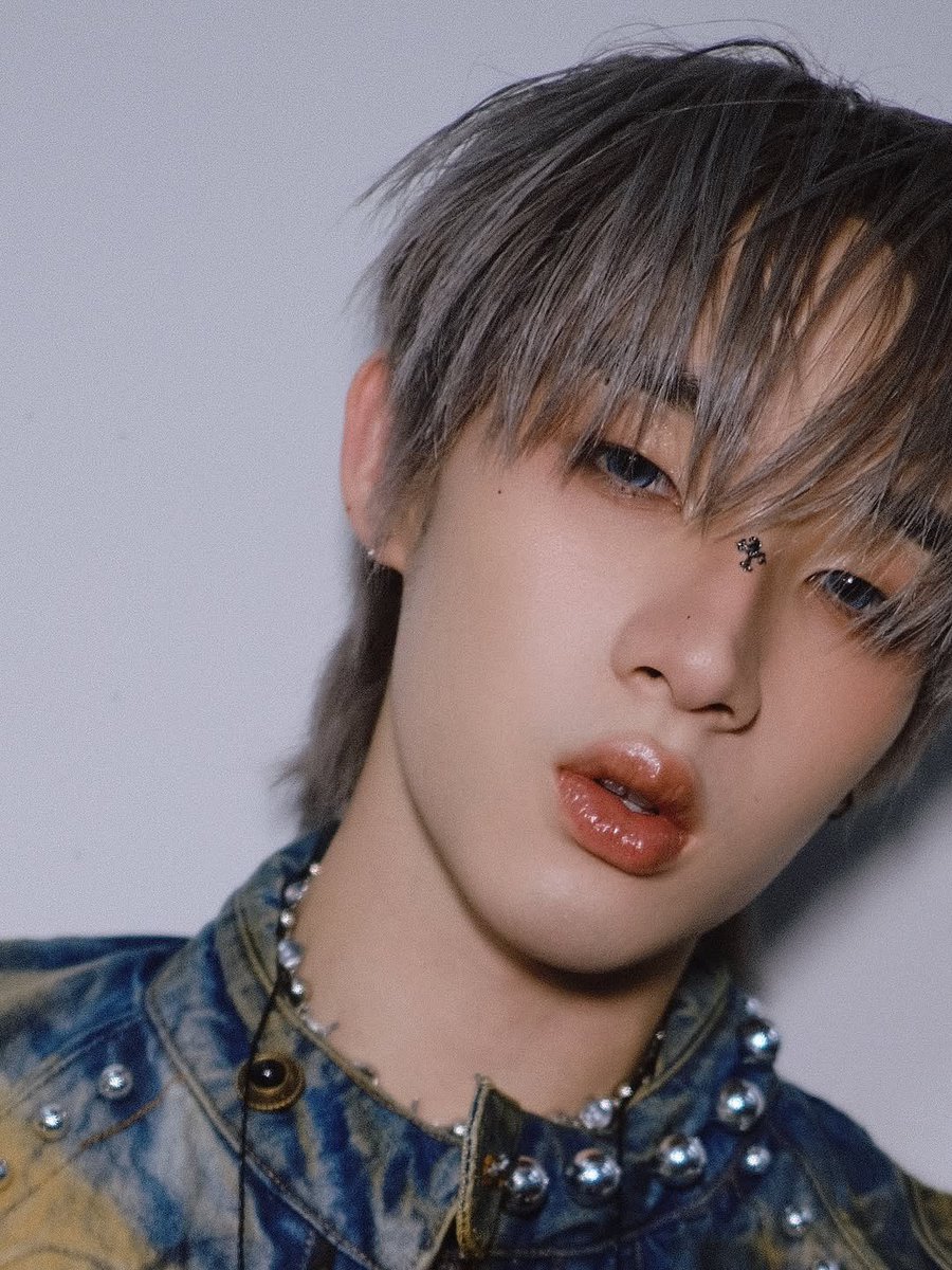 🍦IG — jakkra_makeupsurgemarque Posted
🗓 24 / 08 / 25

✨ @.hongshihoshi 💫

@.patthaworld @.isahmael @.chin_kogoo 

#jakkramakeup

🔗 — instagram.com/p/DNtPMlN5Eyr/…

➖  
#hongshihoshi 
#LYKN