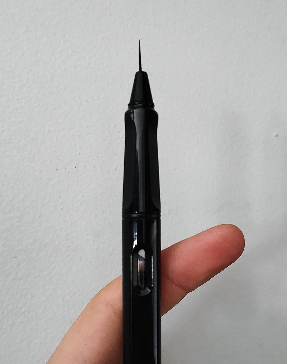 Rkgk sheet n°32 
Trying with a new-custom Brush-fountain pen (?). I put a fine and long brush for nails into a brush fountain pen and works pretty well. At the beginning too long, bad tries, but perfect at the end~ #dailysketch #sketch #sketchart #rkgk #fountainpen #inkFast