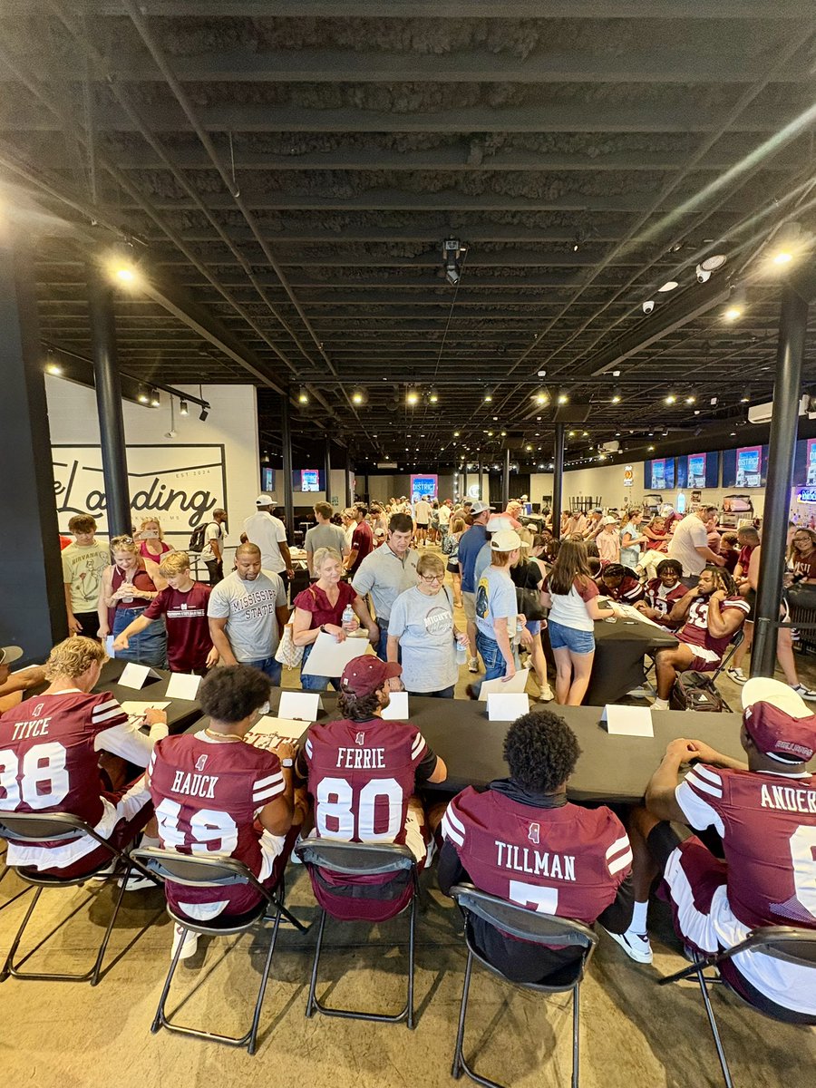 Brandon Langlois (@langloismsu) on Twitter photo Awesome turnout at The Landing for Dawgs in the District!
A great day of autographs, photos and connecting <a href="/HailStateFB/">Mississippi State Football</a> fans with members of the 2025 roster.
#HailState Awesome turnout at The Landing for Dawgs in the District!
A great day of autographs, photos and connecting <a href="/HailStateFB/">Mississippi State Football</a> fans with members of the 2025 roster.
#HailState