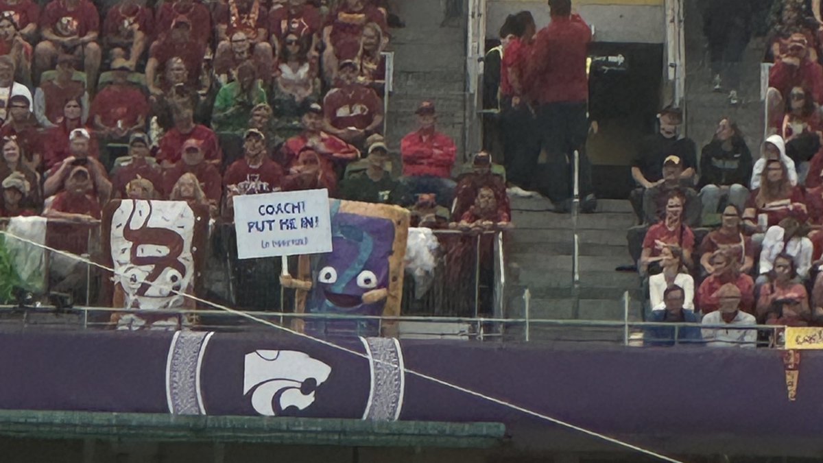 Look who’s in the crowd in Ireland! 

Pop Tarts Tournament of Champions😂