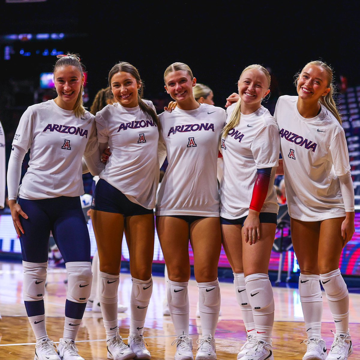 pregame smiles with the littles 😊