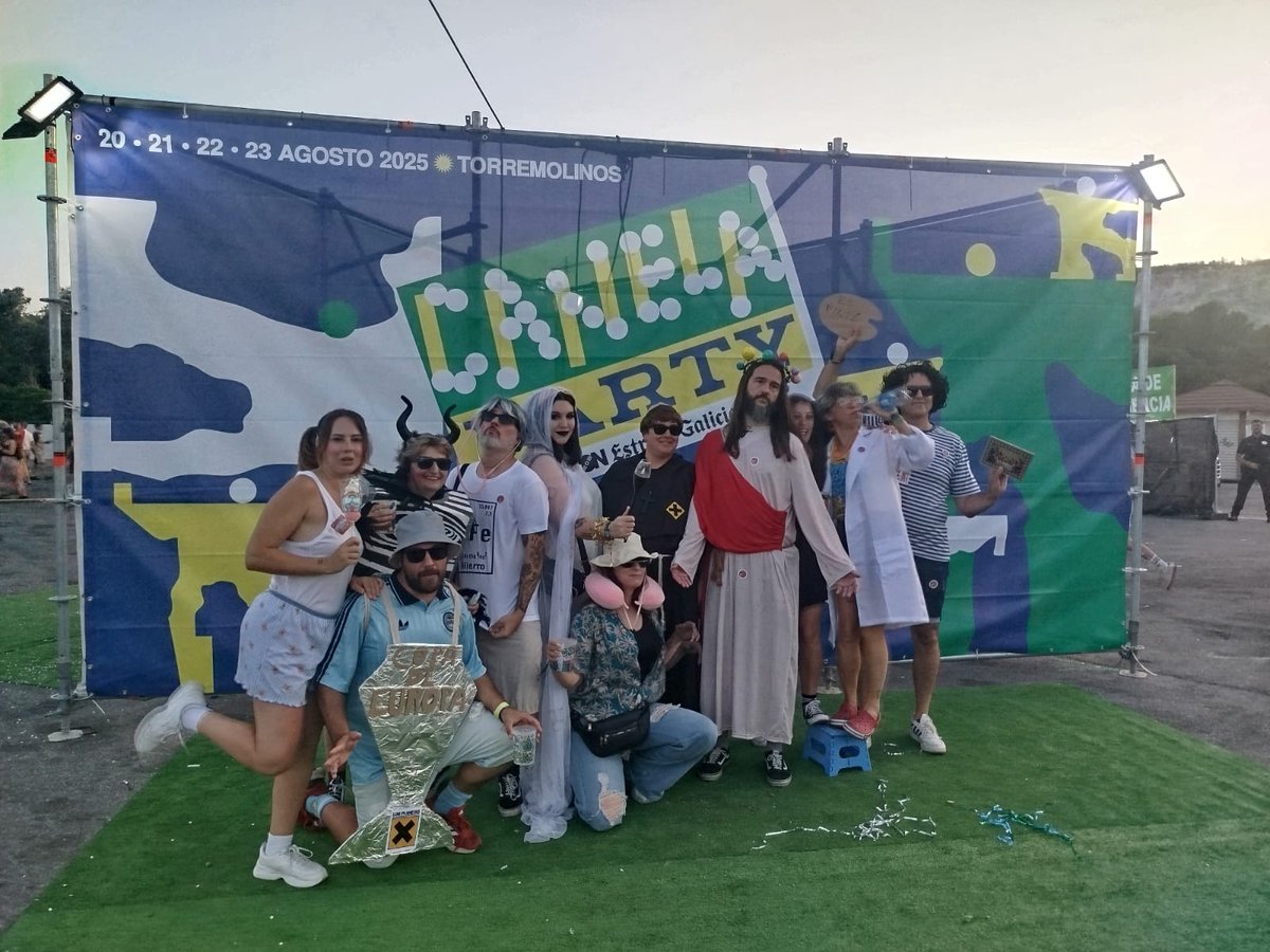 Belén Ortiz-Núñez 🔻🇵🇸 (@beleniznajar) on Twitter photo He aquí el setlist de Los Planetas. 
<a href="/CanelaParty/">Canela Party</a> <a href="/LosPlanetasGr/">Los Planetas</a> He aquí el setlist de Los Planetas. 
<a href="/CanelaParty/">Canela Party</a> <a href="/LosPlanetasGr/">Los Planetas</a>