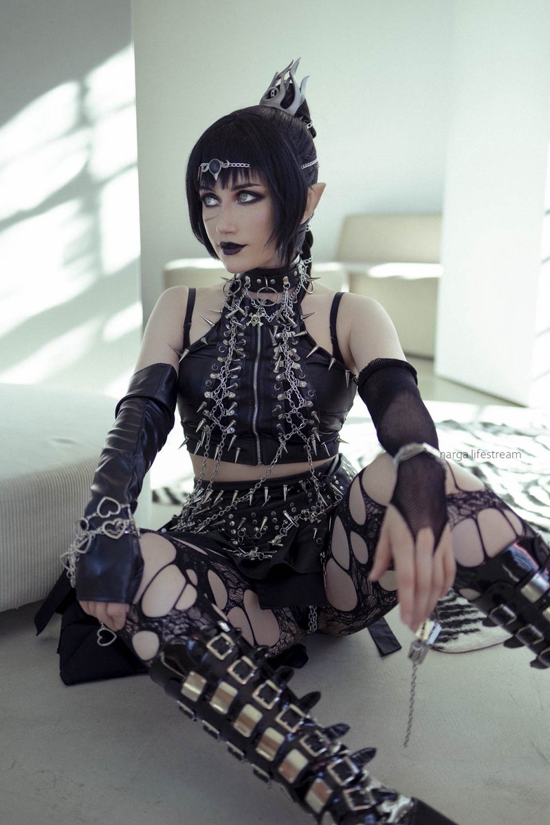 Shadowheart in her 00s era