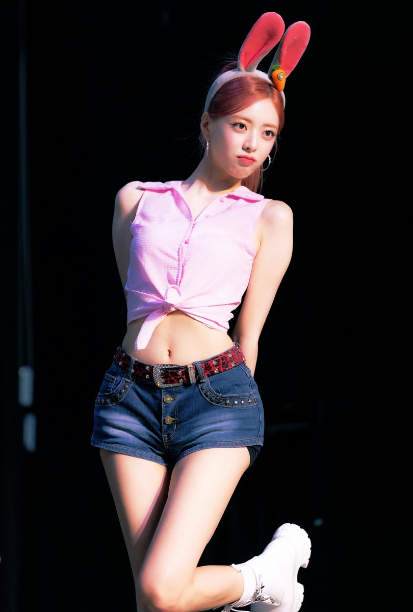 PEACHSUNRlSE's tweet photo. ᴀʙɢ [ᴀꜱɪᴀɴ ʙᴜɴɴʏ ɢɪʀʟ] ᴛᴏ ᴛʜᴇ ʀᴇꜱᴄᴜᴇ. https://t.co/foqKTCISfw