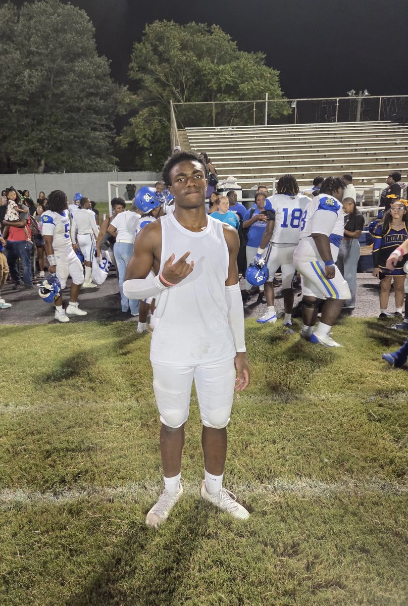 Rockets under the Friday Night Lights! 🚀🏈
💧 Jaylon kept the Cougars hydrated.
💪 Jordan started on defense for the Indians.
Proud of our JASA students shining with their zoned schools! 💜 <a href="/suptking/">Marlon D. King</a> <a href="/JMCSchools/">Jackson-Madison County Schools</a> <a href="/JmcssA/">JMCSSAthletics</a> <a href="/mbm_morris/">Michael Morris</a> <a href="/JASA_IC/">Carolyn Stephenson</a>