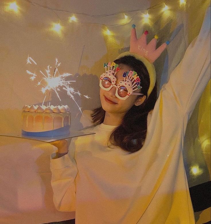 chwrrypi3p's tweet image. POV: it’s your birthday!!!!!! 

🍰♡ ༘*.ﾟ🧸🎀

an interactive thread
#interactivethread