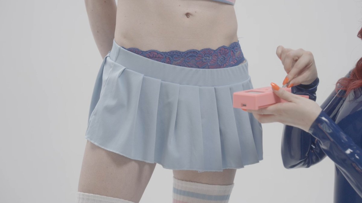 POV: You unbox your weekend plans.
Ready to lock in desire? 🔥
Tag the one you’d hand the key to 🔑
#ResearchAndDesire #WeekendDesires