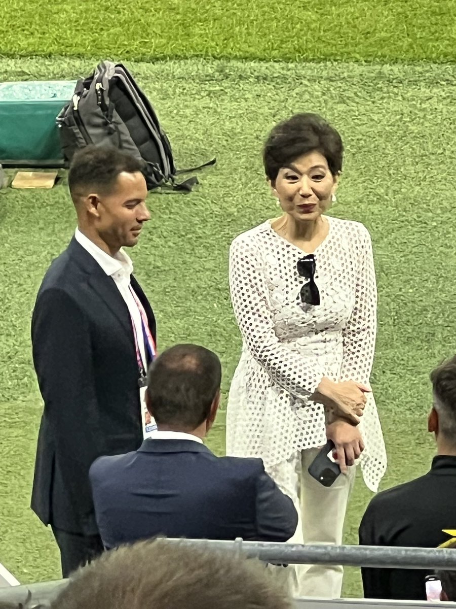 Devinez qui y’a au stade?