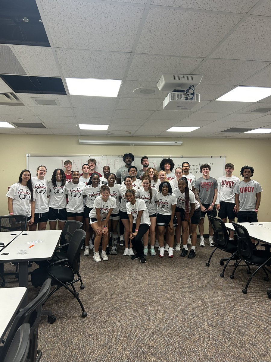 UIndyWBB's tweet photo. Together in the community. ❤️🐾 Our Greyhounds Women’s Basketball team, alongside @UIndyMBBALL , volunteered at Service for Impact assembling 900 patient resource kits and create handmade ribbons with Pink Ribbon Connection supporting those recently diagnosed with cancer. https://t.co/1Bdx7mOQSg