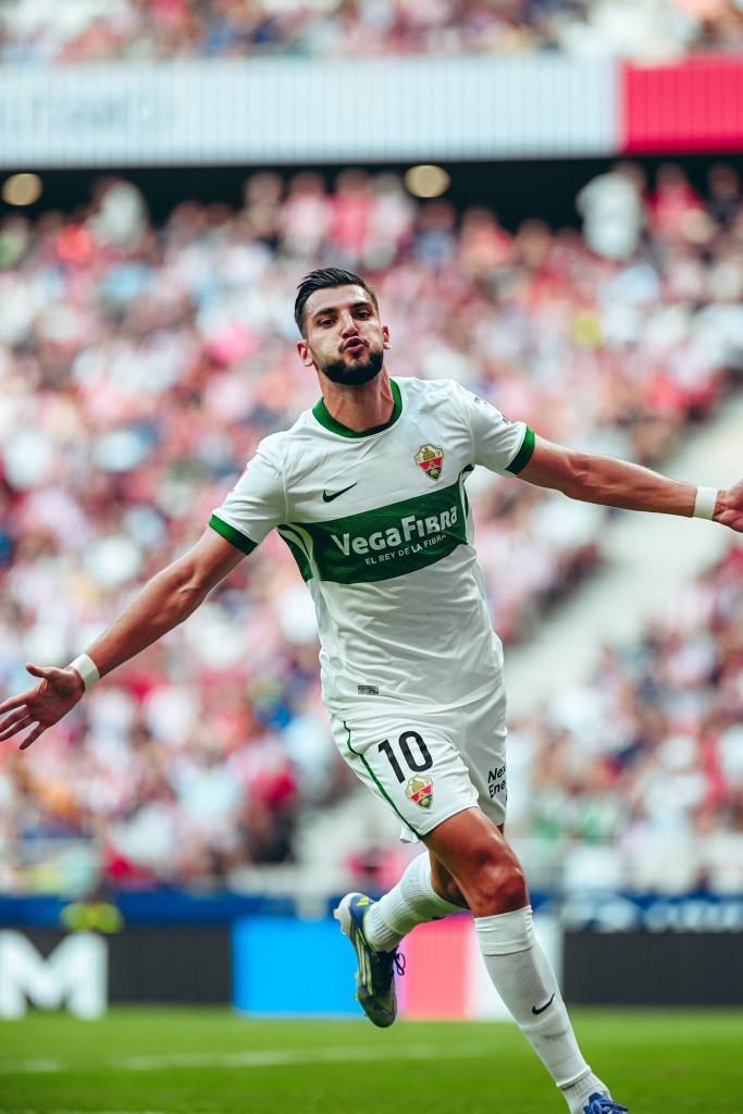 Juansemperee's tweet image. #exVCF Primer gol de Rafa Mir en el Elche, ante el Atlético