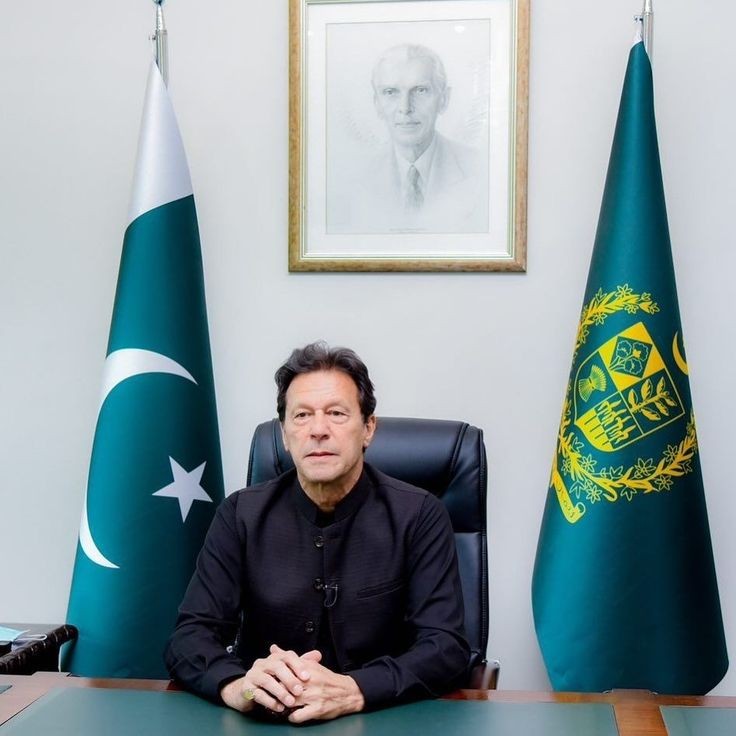 ایک دن اعلان ہوگا
مافیا کا اختتام ہوگا
 عدل کا نظام ہوگا
 وزیر اعظم عمران خان ہوگا

ان شاءﷲ ❤️