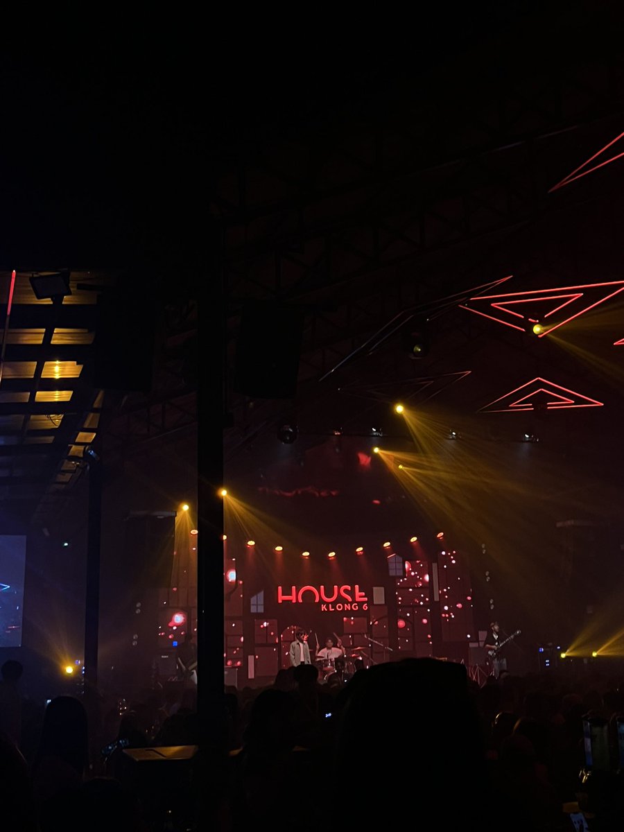 Prite__200x's tweet image. เพลงโดนเส้นกูเต้นหมด🤣 #House #คลองหก #rmutt