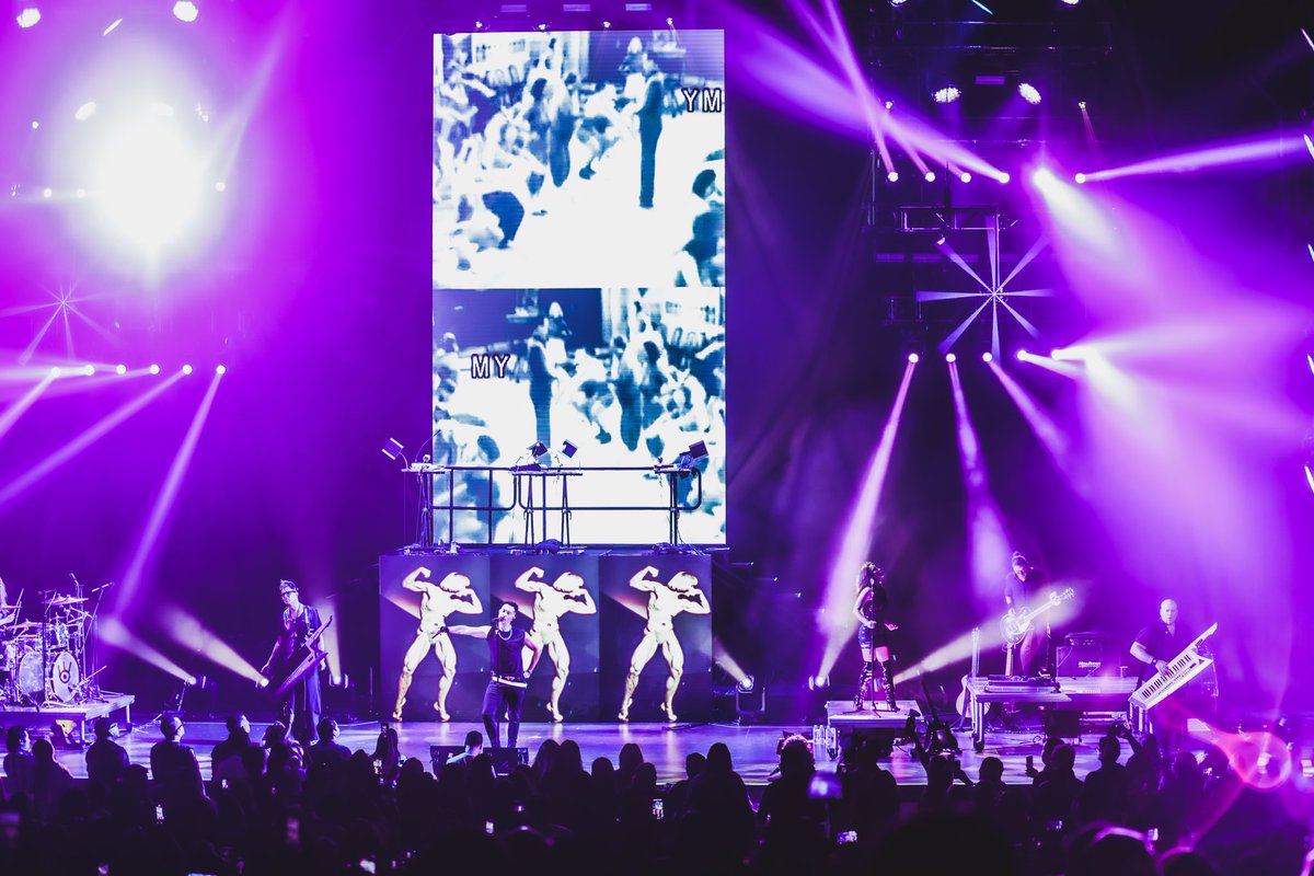 Siempre increíbles vibras en Monterrey!! ⚡⚡
Que gusto verlos de nuevo!
#EstamosBienTour