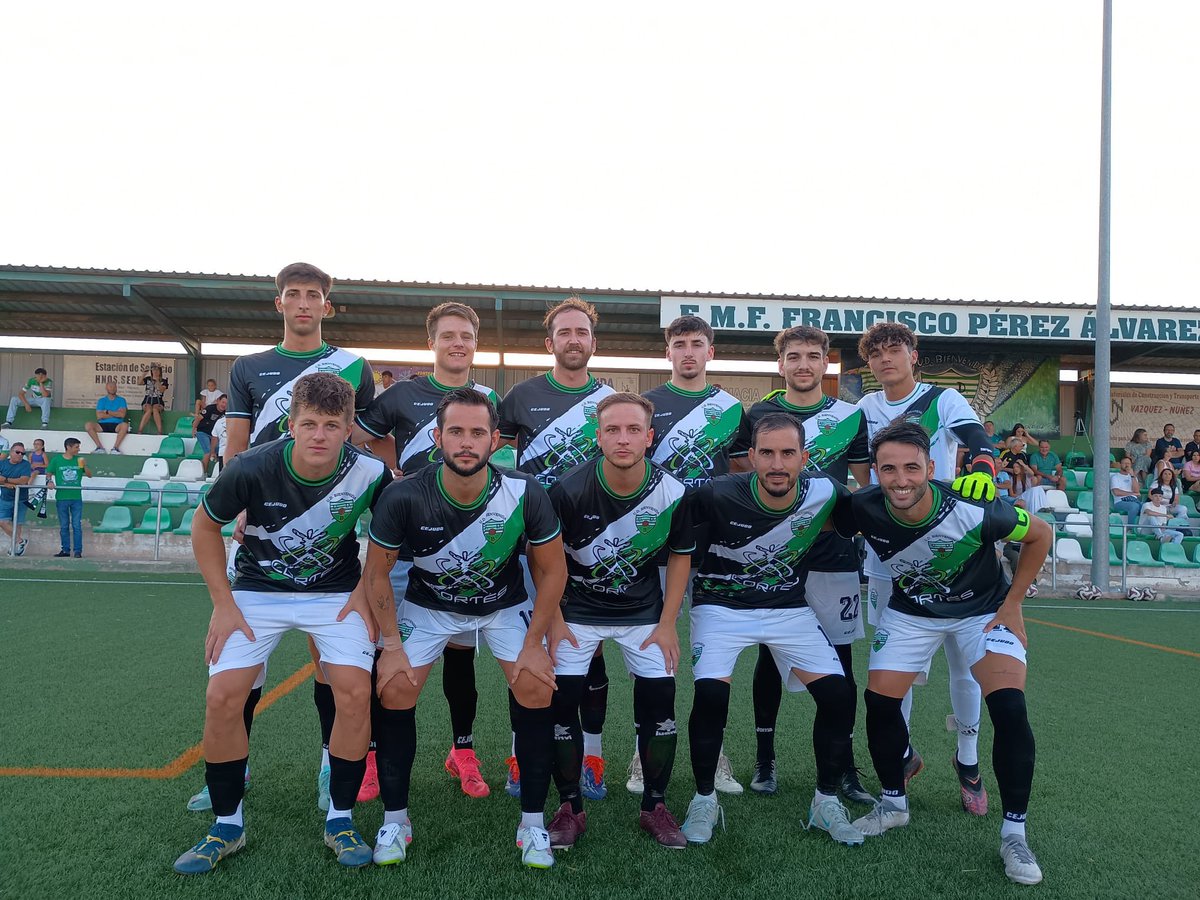 UDB-ADM

40’ | Perdonad que hemos estado liaíllos. Os resumimos hasta ahora. 

Este es el 11. De adelantó el Mérida y empató rápido <a href="/AitorRueda_10/">Aitor Rueda. </a> 

Nos enganchamos ya al resto del partido.

#EsoQueTeVuelveLoco💚🤍