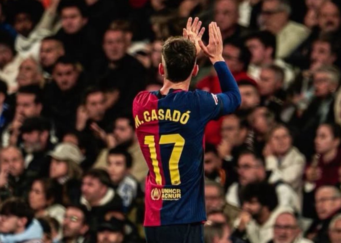 فابريزيو رومانو 🚨🚨🚨 

مارك كاسادو يرغب بالبقاء في برشلونة، رغم اهتمام أندية الدوري الإنجليزي الممتاز به..

هانسي فليك ضمه إلى التشكيلة الأساسية من أجل ارسال رسالة واضحة، بأنه يرغب أيضاً في بقاء اللاعب.