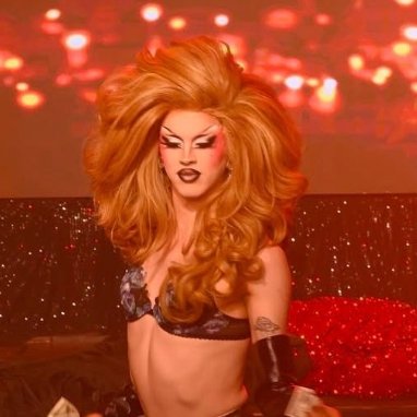 Kori and Lydia please please when you do a duet number for once just for once wear these wigs together the combined puss power of these wigs together are unimaginable it'll change lives pleak pleak