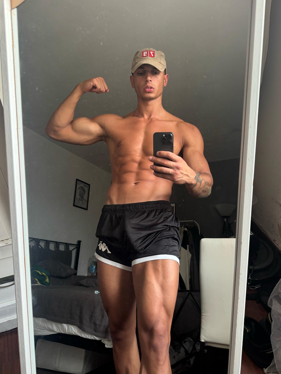 camjamcams's tweet photo. Can I send you some D pics in Dm, yes or no? https://t.co/JDvyhZmtkb