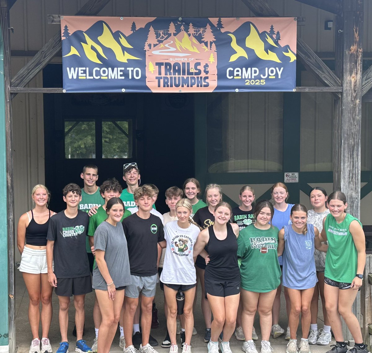 Badin cross country runs tonight at Centerville SNL!
Live ⏱️ finishtiming.trackscoreboard.com/meets/645970/e…
📺live elkssportsnetwork.com