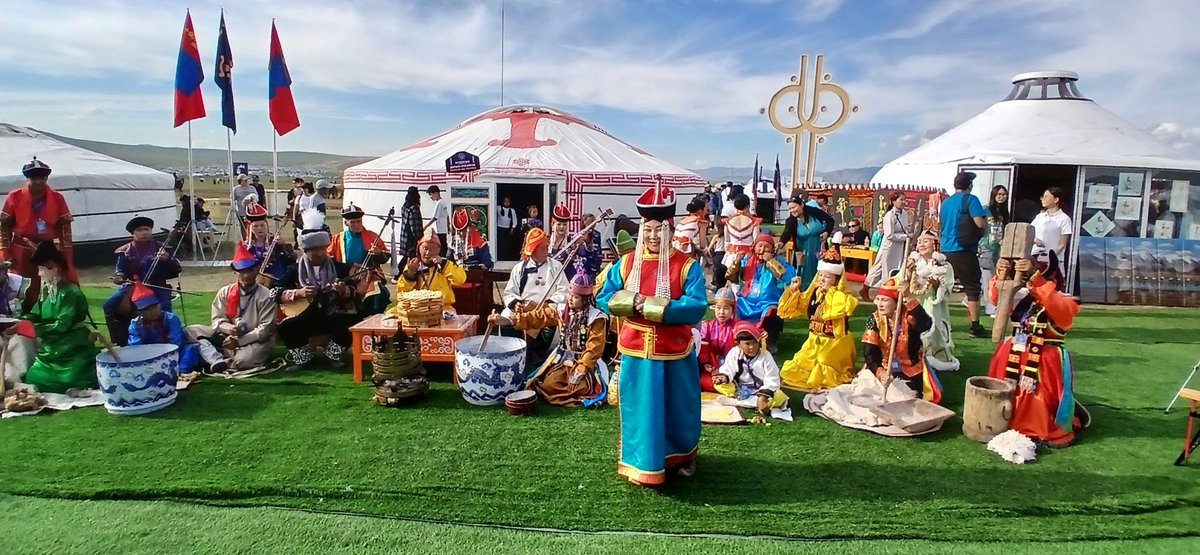 Номд фестиваль гэж Налайхад гоё юм боллоо. Юун Ариунаа цаашаа.
