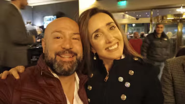 La negacionista amiga de genocidas Victoria Villarruel TAMBIÉN ES PARTE de las COIMAS de KARINA.

TODOS PRESOS, DE ESTO SE SALE SIN UN SÓLO LIBERTARIO EN EL GOBIERNO.