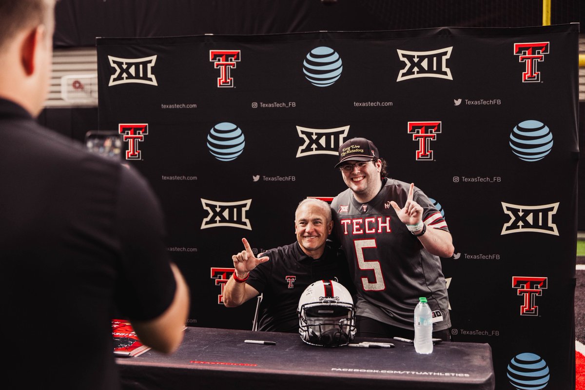 Best fans in the country fr 💯

Appreciate everyone who came out to Meet the Red Raiders! See y’all again next Saturday!