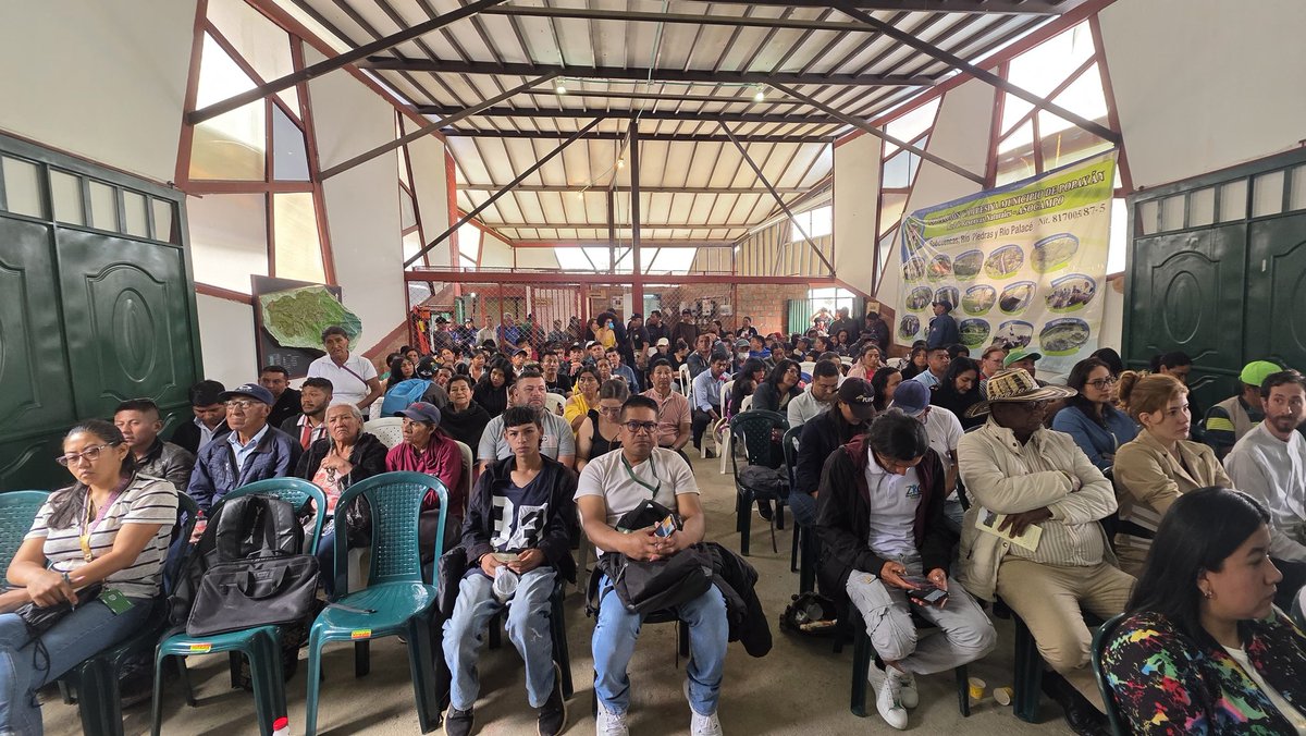 Un saludo a la Asociación Campesina del Municipio de Popayán, ASOCAMPO, y a las comunidades que hicieron posible la audiencia pública hacia la constitución de la ZRC "Cuenca Río Las Piedras".
Un paso histórico en nuestro compromiso con la vida digna y la #TerritorialidadCampesina