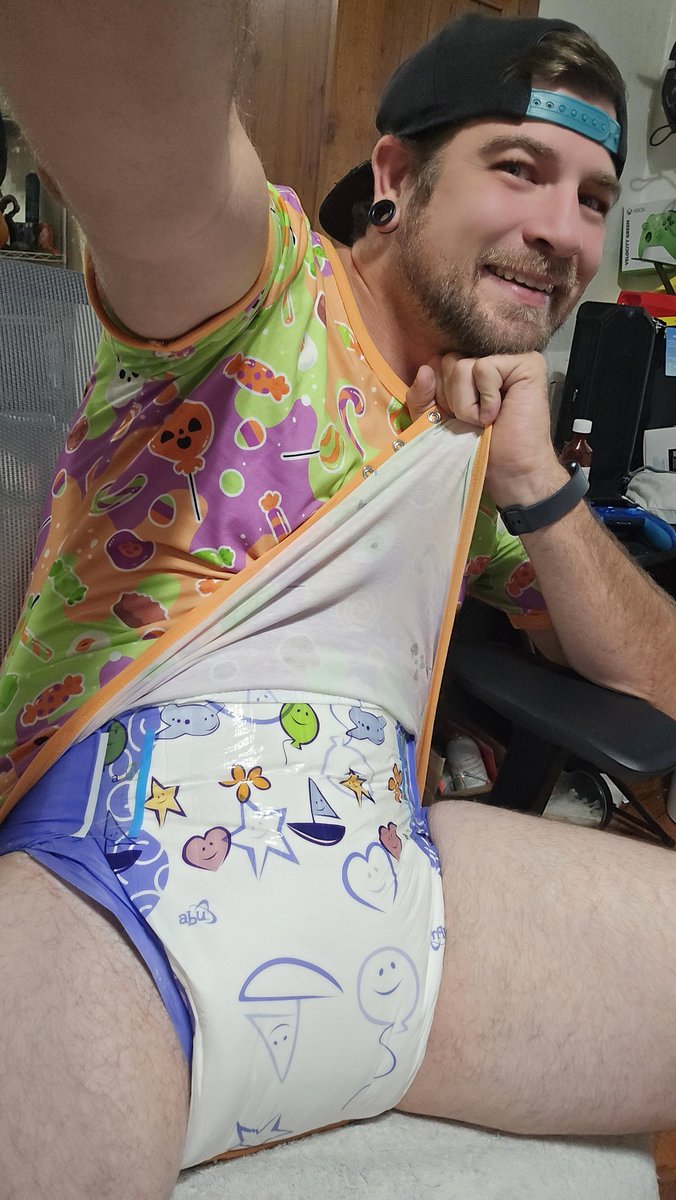 Show me your current diapers status

Dracos diaper = dry and thiccc :3