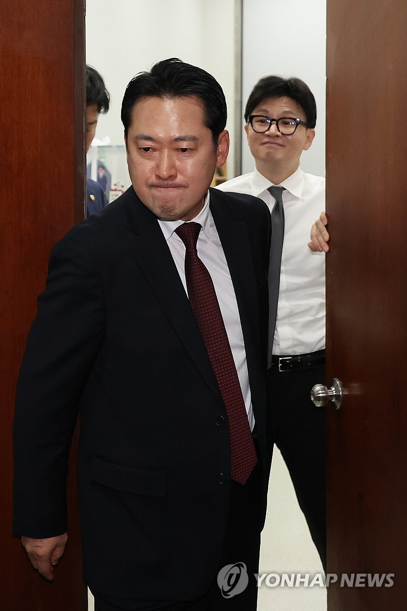 김문수가 참 어리석은 사람인 게, 한동훈이가 능력 있어 공천한다고 하는데, 정치는 능력보다 '인간 됨됨이와 가치관'이 더 중요한 거 아닌가?