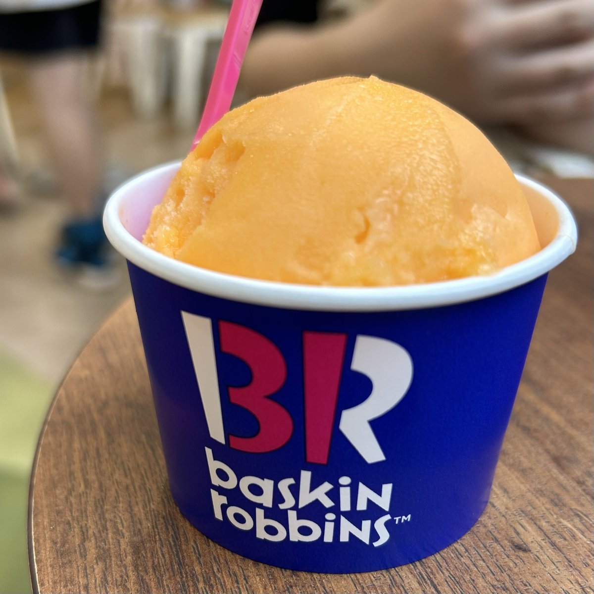 31歳サーティーワン制覇企画！早くも次の4種🍨

前回はチョコ多めだったけど、今回はフルーツとコーヒーで大人味？🤔

🍓ベリーベリーストロベリー
🍪クッキーアンドクリーム
☕️ジャモカコーヒー
🍊オレンジソルベ

あと7種でコンプ🌷
でもアイスの食べ過ぎにはご注意を...💦🥶