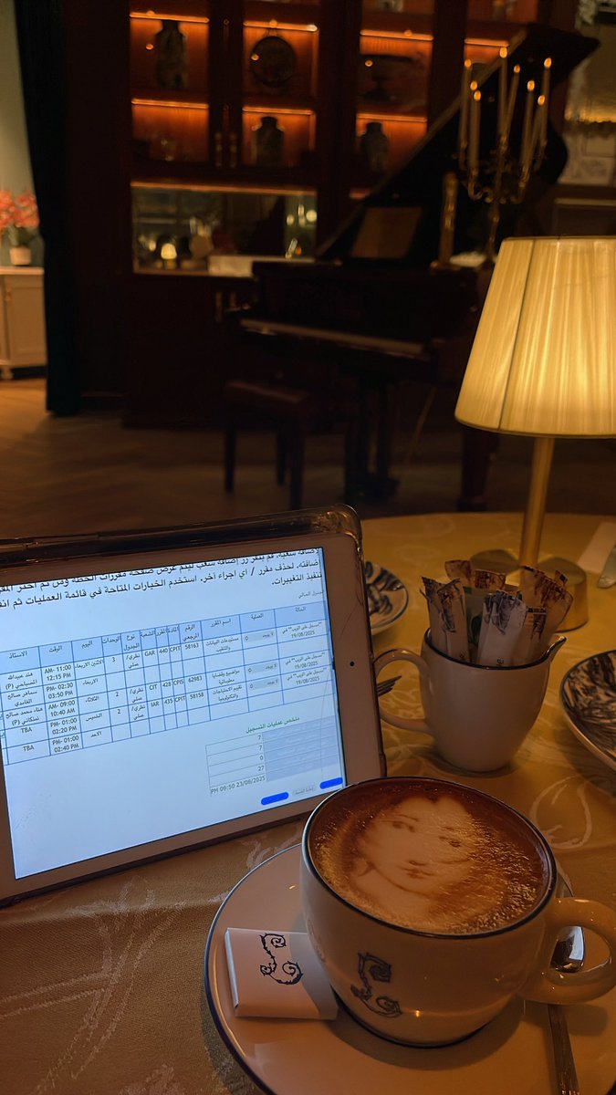 لحظة تستحق التوثيق 
-تسجيل اخر جدول جامعي- 🤍