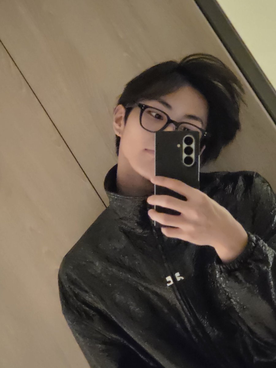 JUNGWONGLOBAL's tweet image. #정원 🌟 | 250824

WEVERSE POST

🐈: I’ll sleep well

#ENHYPEN_JUNGWON #JUNGWON #엔하이픈_정원 @ENHYPEN_members @ENHYPEN