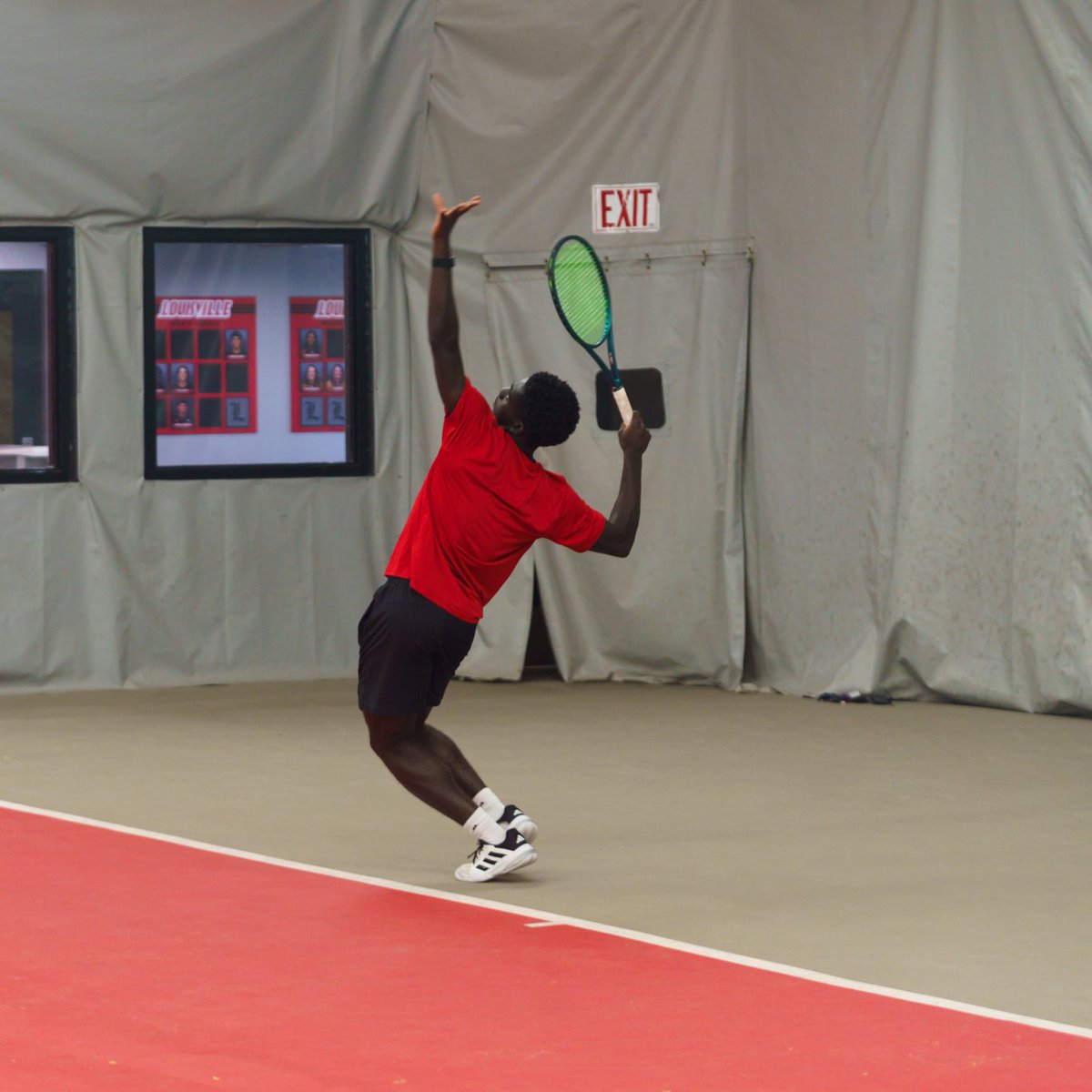 Catch Russell's interview on <a href="/wave3news/">WAVE</a> later today 🙌

He met with Kierstin Foote to talk about his scholarship from the USTAF's Frances Tiafoe Fund, his weekend at the Cincinnati Open and more!

The video will go on WAVE3's Youtube after it airs for those who miss it.

#GoCards