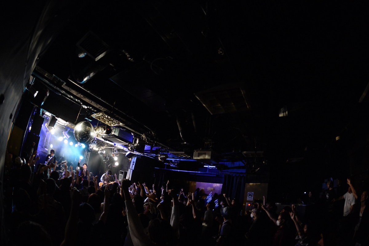 🐝ワンマンありがとうございました！

みんながいてくれたから出来たワンマンだなと実感の1日でした☺️

いつもきてくれるみんな、ワンマンだからときてくれたみんな、本当に感謝です！

結局2時間近くやってたと噂。
ミワユータ漫談みたいな時間ありましたね笑