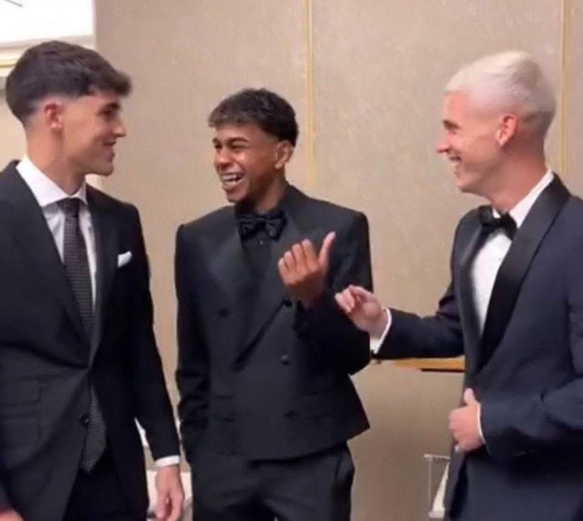 <a href="/it_Rutie/">RUTH 🇨🇦</a> When your turn reach, chase men that look like your father🙏😂