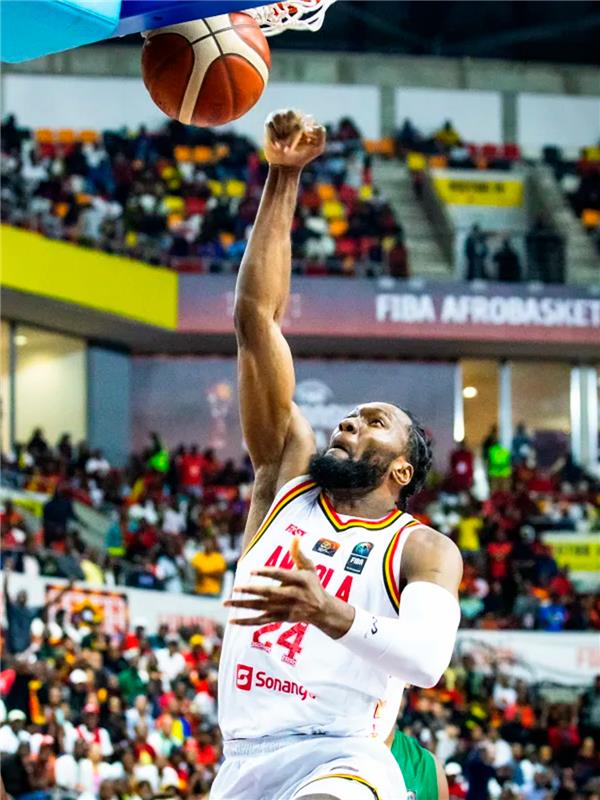 🇦🇴 74 - 73 🇨🇲
👉  <a href="/BrunoFernandoMV/">Bruno Fernando</a> | 15 puntos, 6 rebotes, 2 tapones; 18 de valoración
🏆 ¡A la final del AfroBasket 2025!