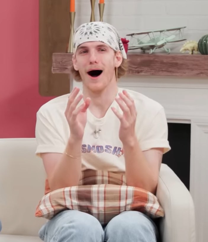 #Imagine you come out of a teeth transplant.. "trevor i'm out alive!" you scream.. "who do you fink gave you the teef?" he says, smiling