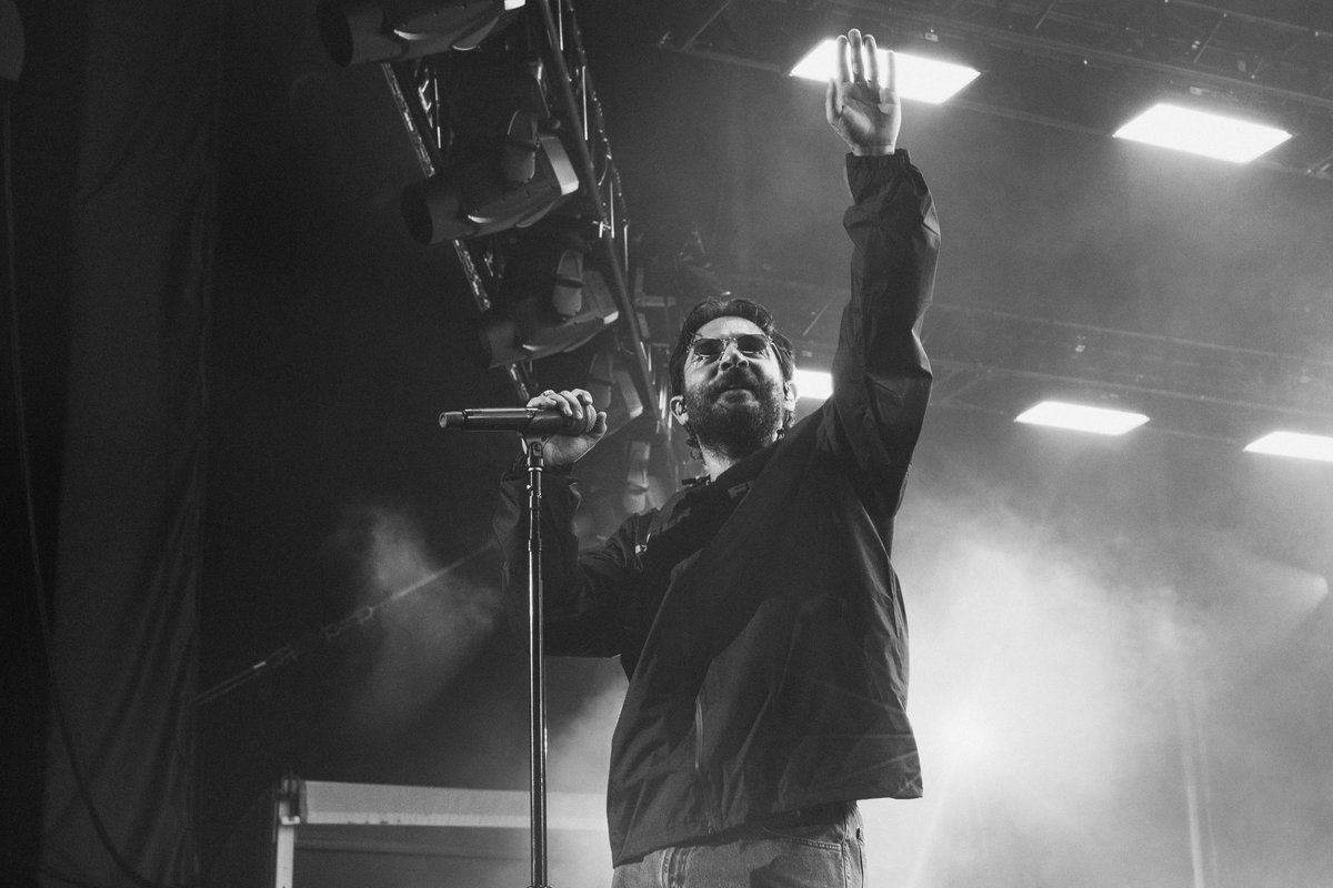 jonbellion's tweet photo. FH NIGHT 1 https://t.co/361O5BSE7z