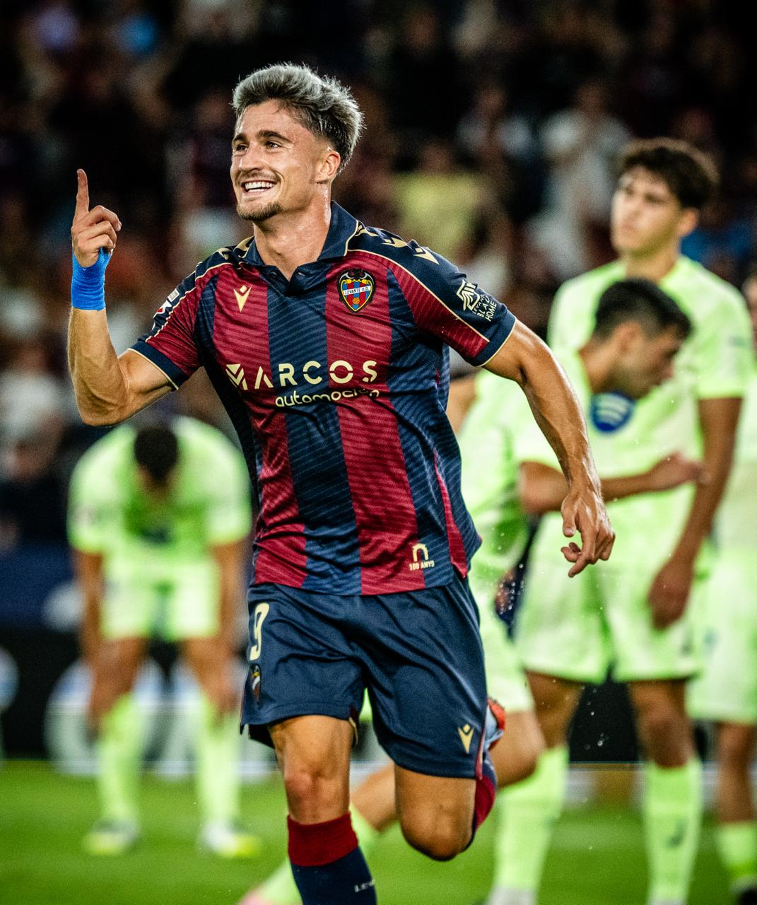 Ivan Romero scored the first goal for Levante - Levante vs Barcelona LIVE | sportzpoint.com