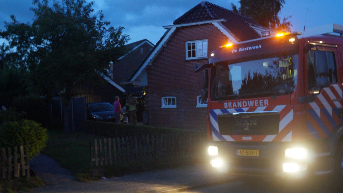 Beginnende brandje in tuinhokje